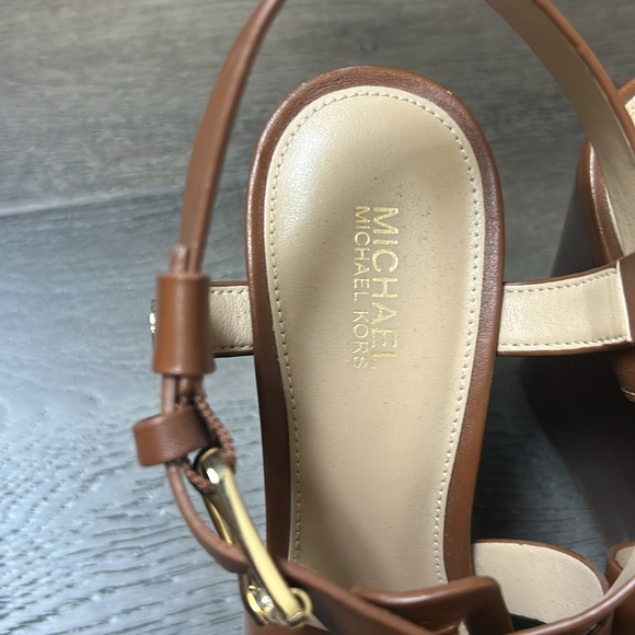 EUC Michael Kors brown leather wedges size 7 - Picture 3 of 8